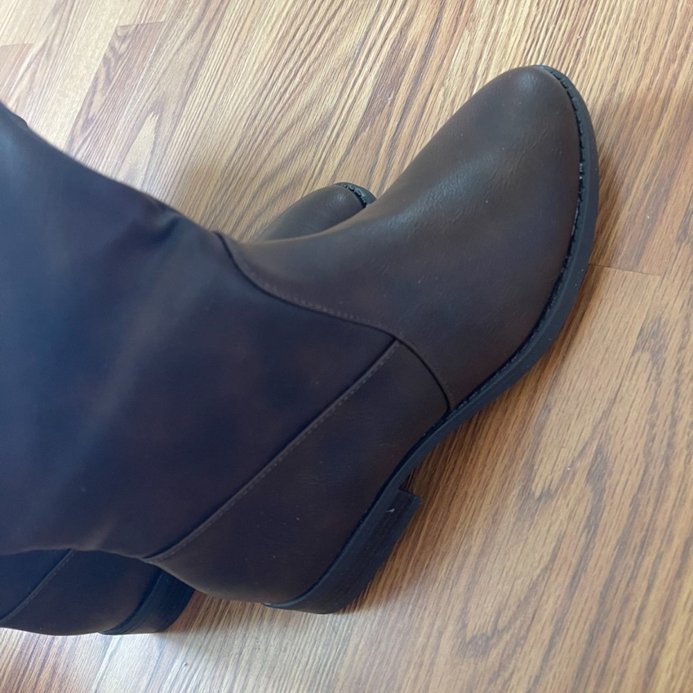 Brown knew high boots tie up string in the back